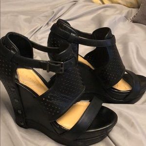 Gianni Bini Wedges Sz 5